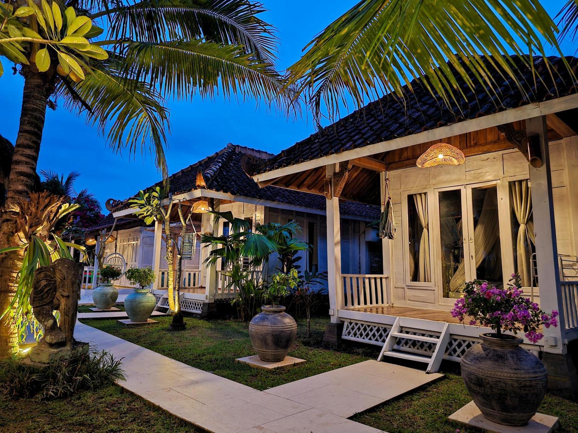 Janur Bungalow Magelang Exterior photo