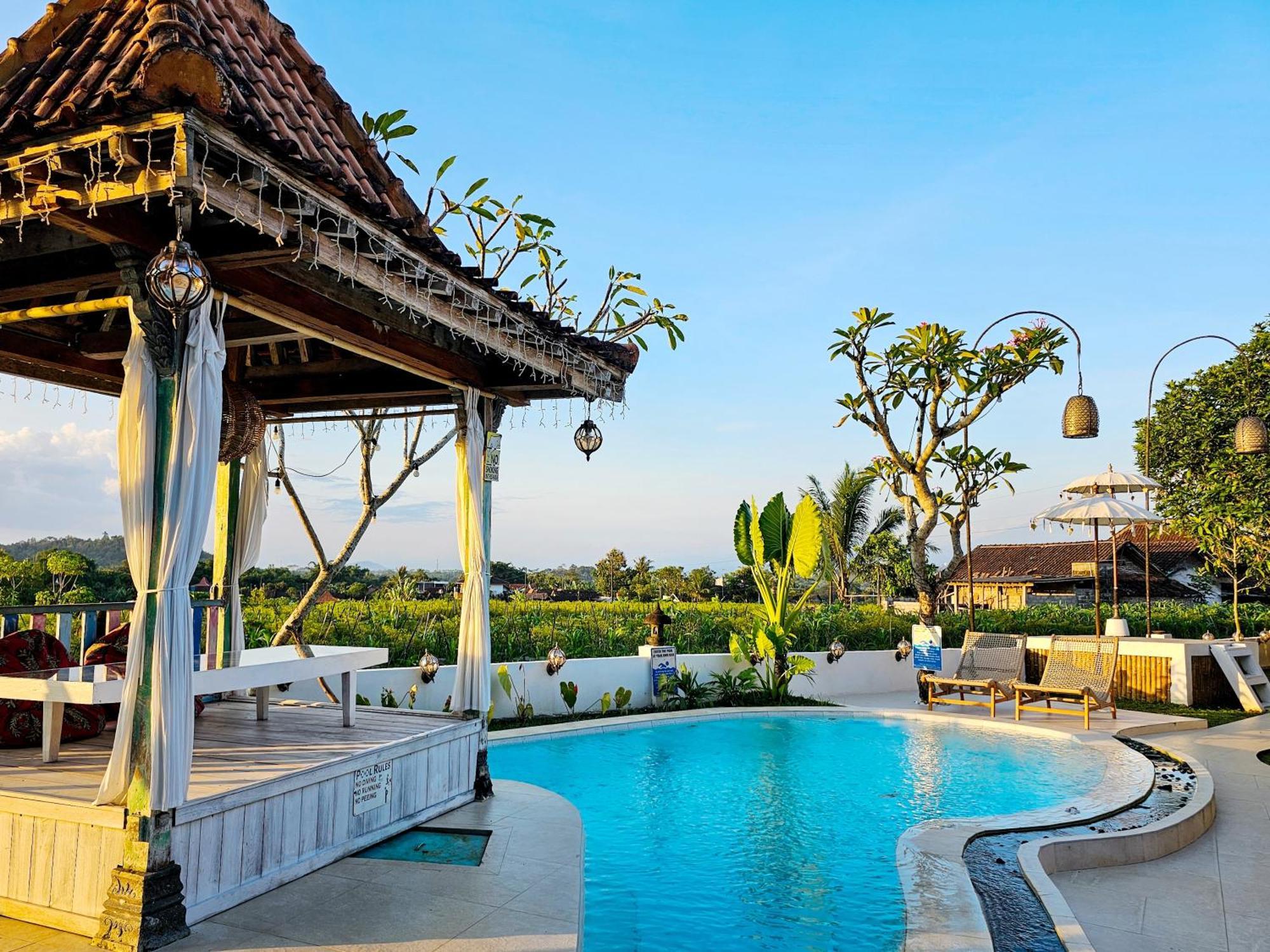 Janur Bungalow Magelang Exterior photo