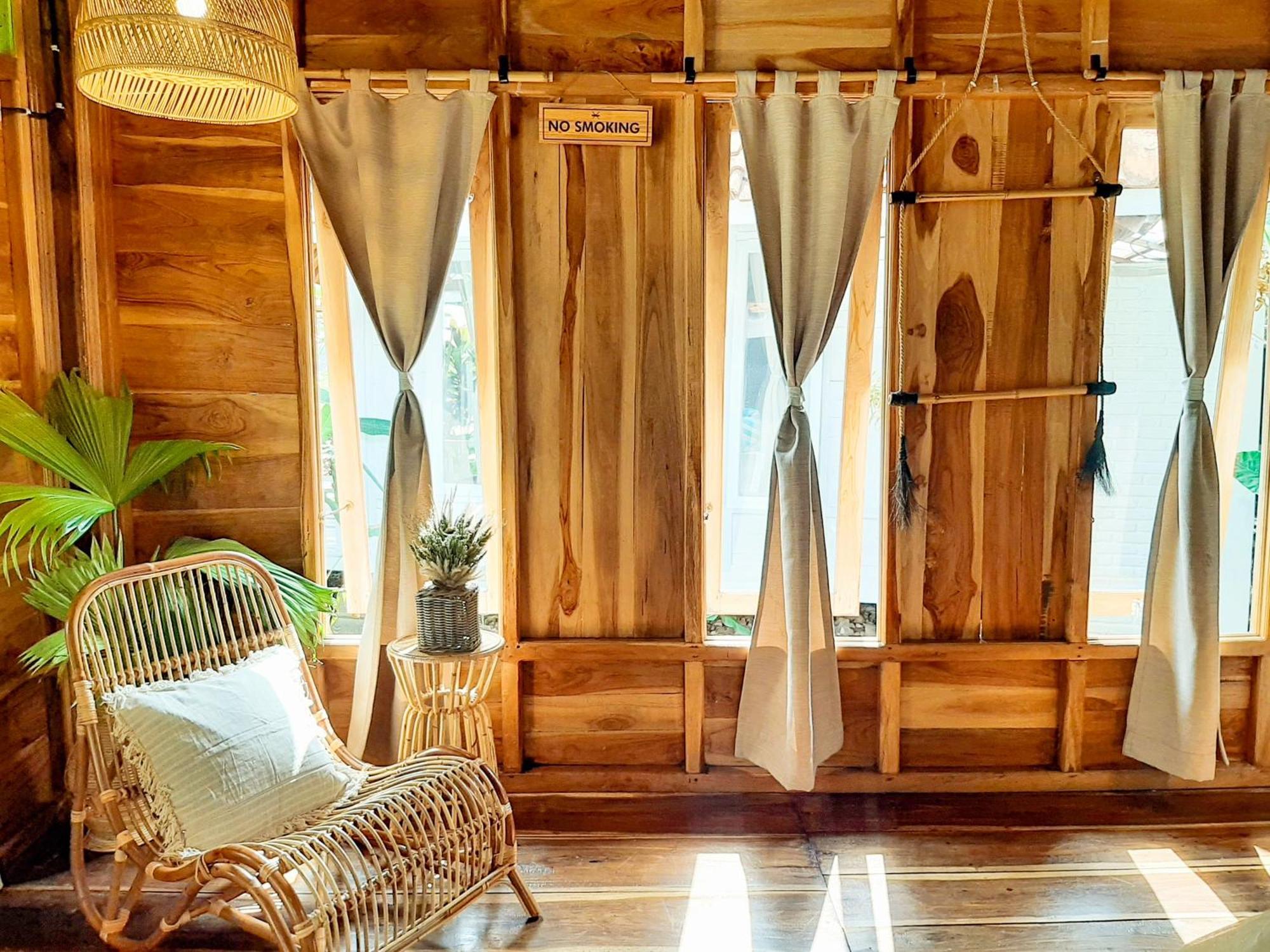 Janur Bungalow Magelang Room photo