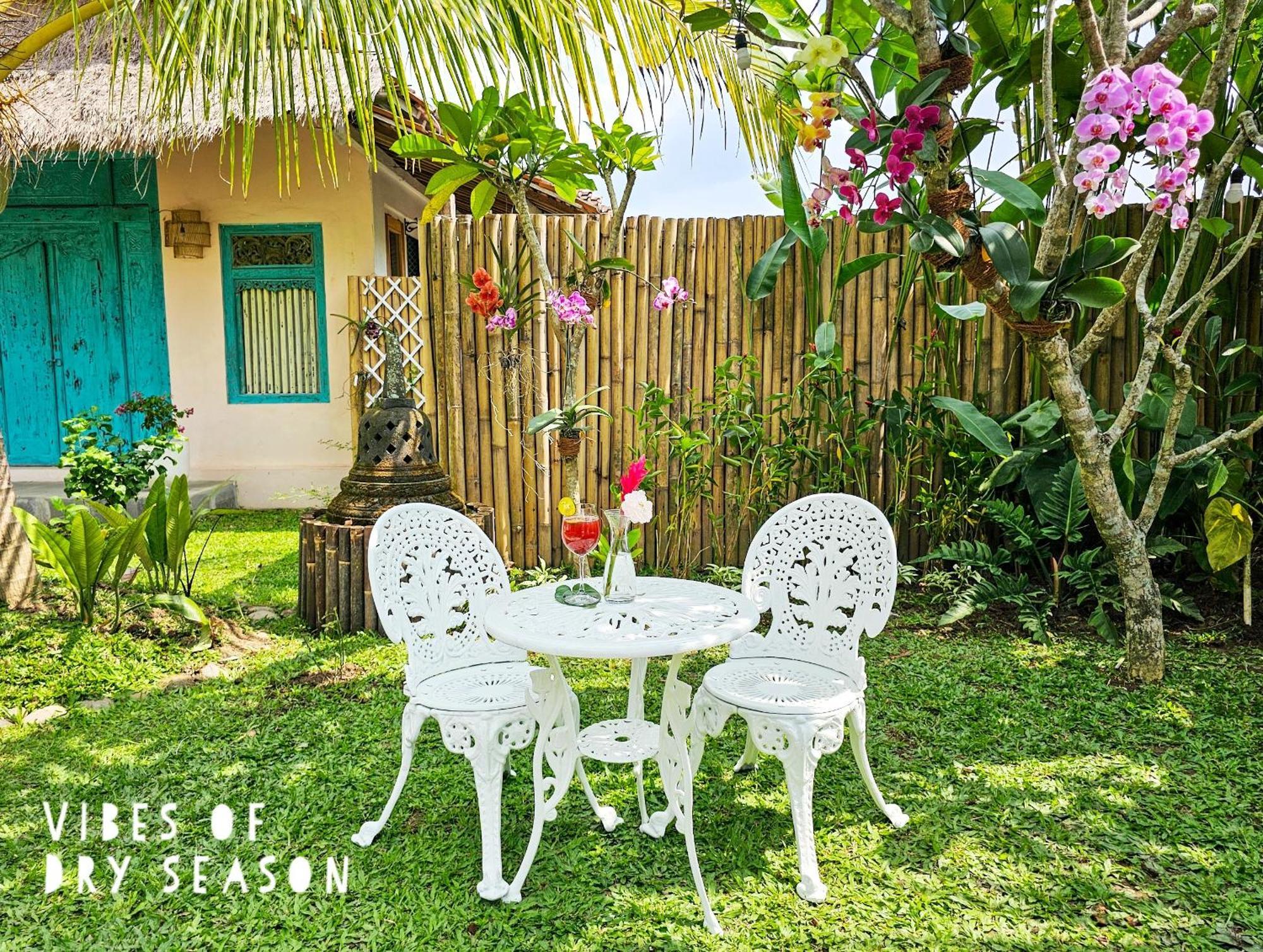 Janur Bungalow Magelang Exterior photo